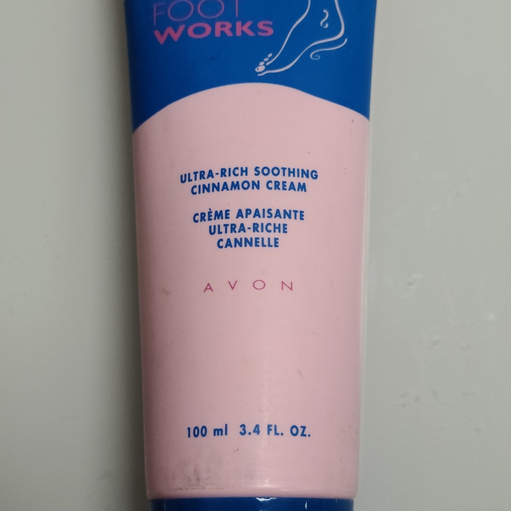 Avon Foot Works: Ultra Rich Soothing Cinnamon Foot Cream